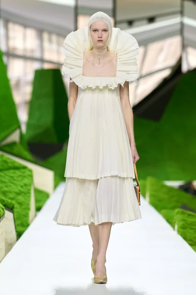 Look 54
